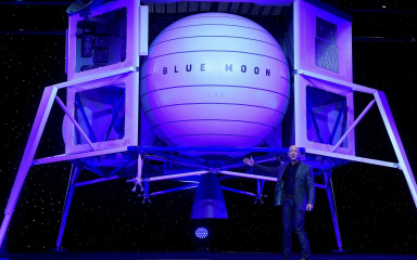 Bezosovoj tvrtki Blue Origin ugovor s NASA-om za izgradnju svemirske letjelice