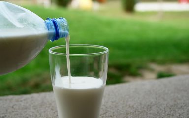 Kozje mlijeko: Izuzetnih nutritivnih svojstava, bogato vitaminima i mineralima