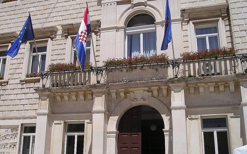 581 zaposlenik u Zadarskoj županiji i 34 općine i grada