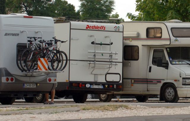 Lopovi krenuli u akciju – krađe  po plažama i apartmanima!
