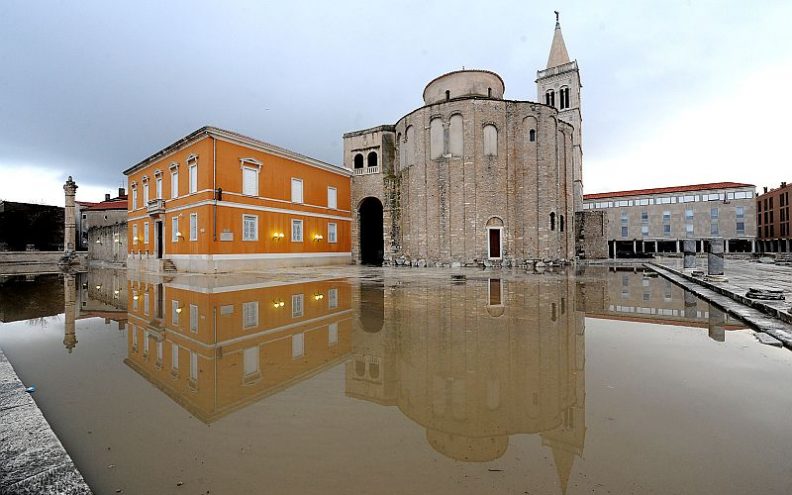 Grmljavinsko nevrijeme i jaka kiša potopili zadarske ulice i podrume