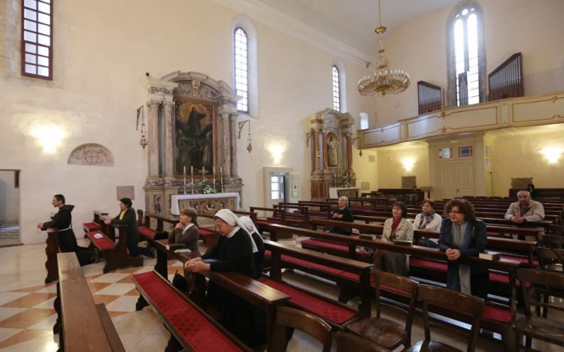 Ponovno krenuo lanac “Krunicom za pravdu i mir”