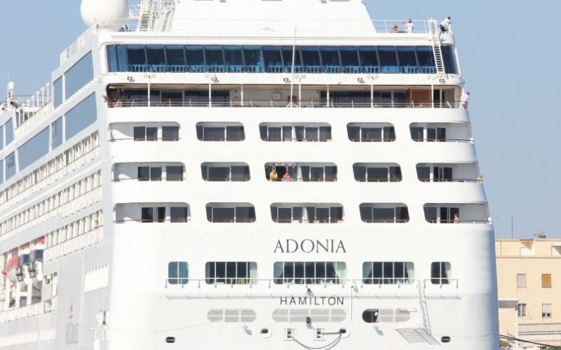 “Adoniom” stiglo 690 turista