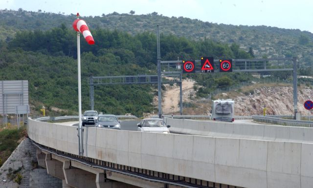 Autocesta preko Maslenice zatvorena zbog bure