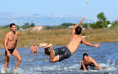Picigin na Lokvi vraća se četvrti put: Tri dana sporta, druženja i dalmatinskog ugođaja u Neviđanama