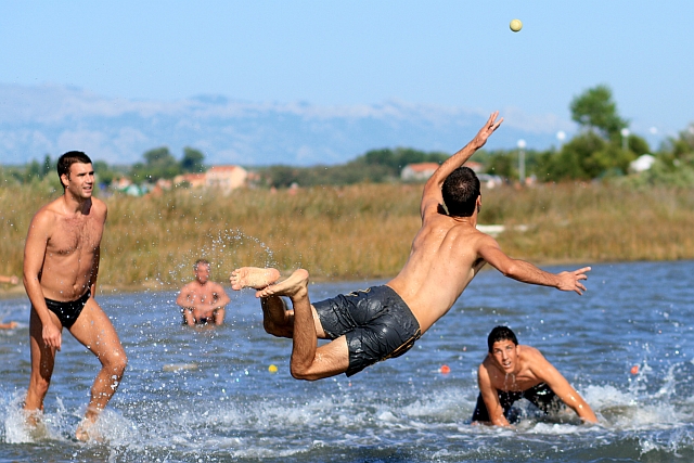 Picigin na Lokvi vraća se četvrti put: Tri dana sporta, druženja i dalmatinskog ugođaja u Neviđanama