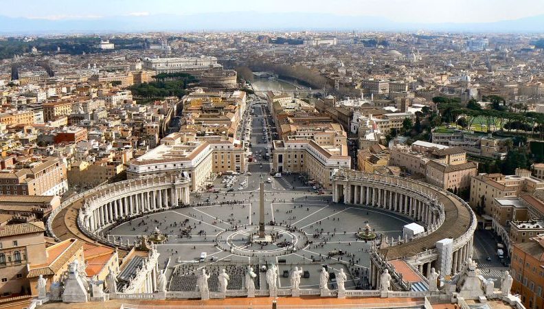 Kardinali na posljednjoj velikog misi prije početka konklave