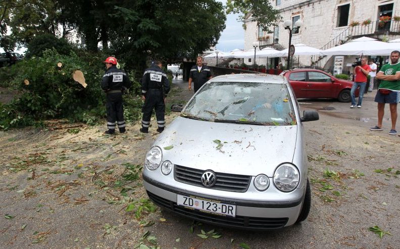 Dežurne službe imale su pune ruke posla