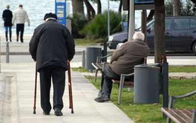 Više od 30 posto starijih živi u siromaštvu, mnogi nemaju za dom, lijekove ni dostojanstvenu starost