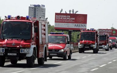 SIRENE ODJEKIVALE GRADOM Stigla dojava da gori kuća na Poljica Brigu, vatrogasce na terenu dočekalo nešto sasvim drugo
