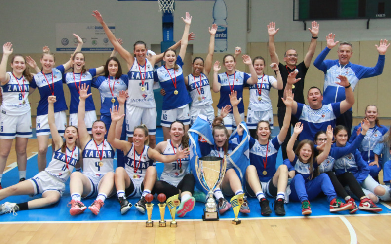 Zadar Plus podigao i međunarodni trofej