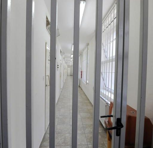 Pritvoren Zadranin zbog napada na policajca i policajku
