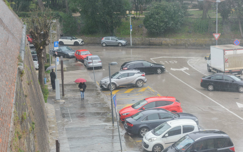 Zbog kiše moguće veće količine vode na kolniku