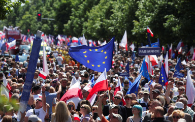 Stotine tisuća na ulicama Poljske traži promjene