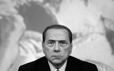 Preminuo je Silvio Berlusconi