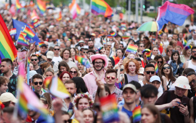 Desetke tisuća članova LGBTQ zajednice marširalo za jednaka prava