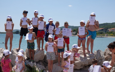 Mali volonteri u Dobropoljani čistili more