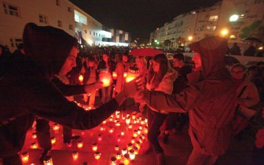 Stotine Mostaraca poklonile se žrtvama Vukovara