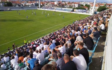 Euforija na Stanovima, Zadar na poluvremenu protiv Karlovca vodi 1:0