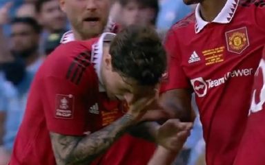 VIDEO Igrač Manchester Uniteda pogođen u glavu tijekom proslave pogotka u velikom finalu