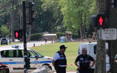 Sumanuti napadač u Francuskoj nožem izmasakrirao djecu, najmlađa žrtva ima 22 mjeseca