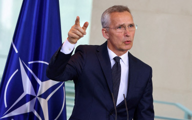 Jens Stoltenberg ostat će na čelu NATO-a do listopada 2024.