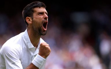 Novak Đoković preokretom protiv Andreja Rubleva stigao do 33. uzastopne pobjede u All England Clubu i 12. polufinala