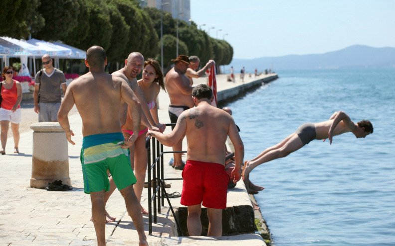 Na Jadranu sunčano i vruće