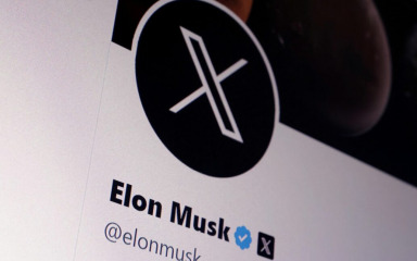 Twitter je “odletio”: Čuvenu plavu ptičicu Musk, iz nekog razloga, zamijenio velikim crnim “X”