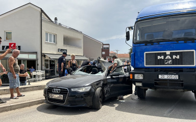 [FOTO] Teška prometna nesreća na Bokanjcu, na terenu vatrogasci i policija