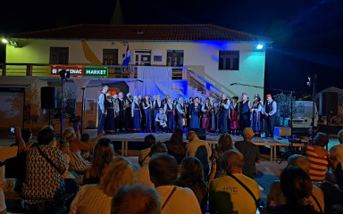 U Ždrelcu na Pašmanu četrnaesti put održana folklorno zabavna večer