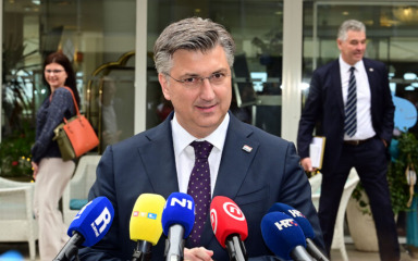 Premijer sa suradnicima posjetio tvrtku Aluflexpack u Drnišu