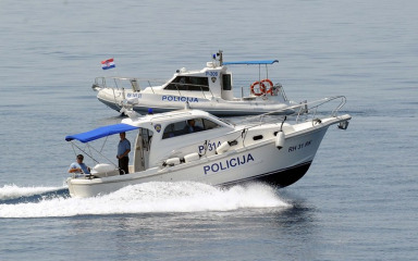 Pomorska policija spasila slovenskog kitesurfera kod Umaga