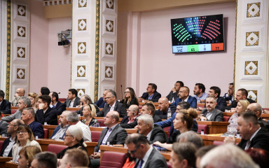 Očekivan rasplet: Sabor odbio zaključke predsjednika Republike i oporbe