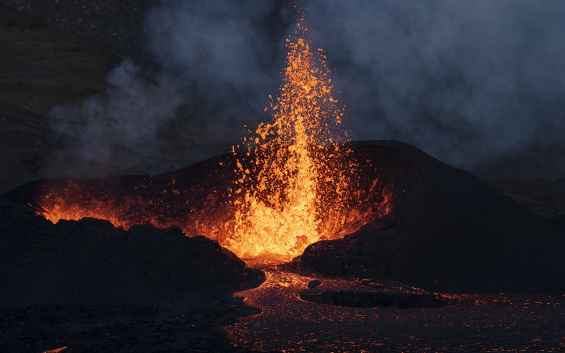 Vulkan na Islandu erumpirao u blizini glavnog grada