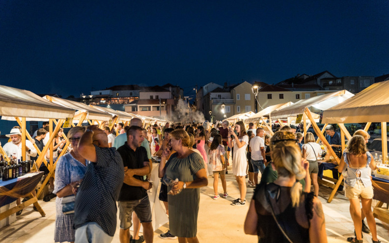 [FOTO] U Privlaci održan 2. Wine Eno Gastro festival