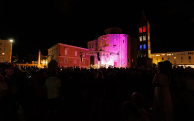 [FOTO] Glazbeni spektakl: Na Forumu održan koncert Mediteraneo