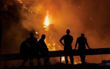 Šumski požari u Grčkoj i dalje van kontrole