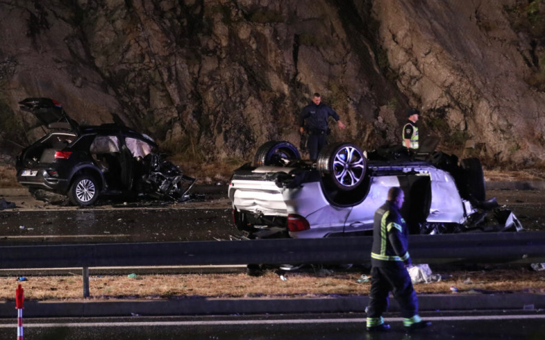 Tri osobe noćas poginule u sudaru dva vozila na autocesti