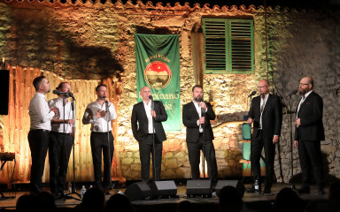 [FOTO] Koncert za pamćenje! Klapa Šufit raspjevala Bibinje