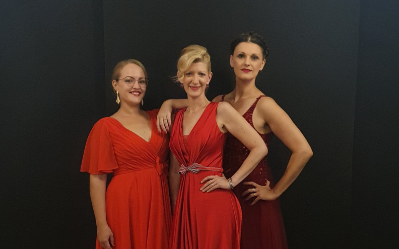 Ladies in Red - Opera pod zvijezdama u atriju palače Cedulin