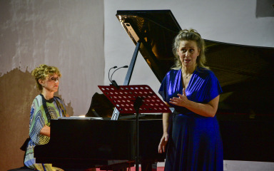 Na PagArt Festivalu nastupile sestre Martina Zadro i Lana Bradić