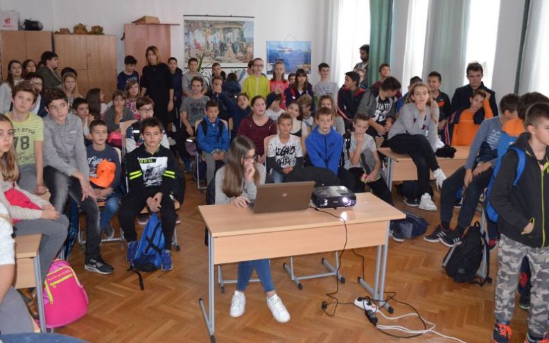 “Gdje bijela jedra morem plove”
