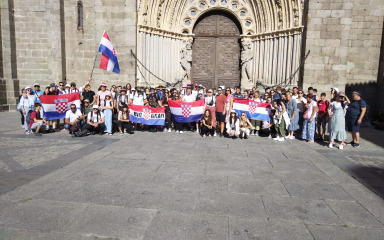 [FOTO] Hodočasnici iz Zadarske nadbiskupije sudjelovali na Svjetskom danu mladih