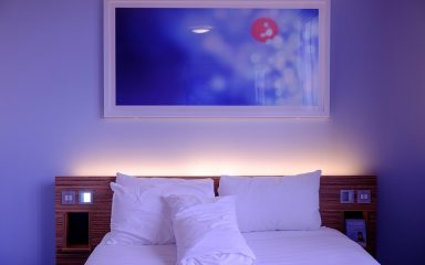 Znate li zašto biste trebali “ugasiti svjetla” kada uđete u hotelsku sobu?