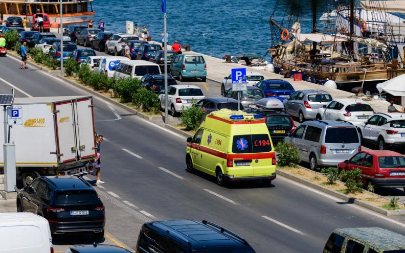 Prometna nesreća na Liburnskoj obali, pao motociklist