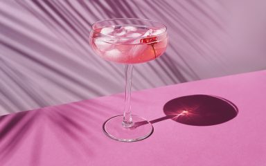 Sarti Spritz je hit koktel koji posebno osvaja svojom pink bojom