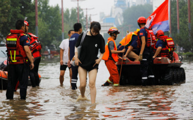 Na Peking se slilo najviše kiše otkako su prije 140 godina počela mjerenja