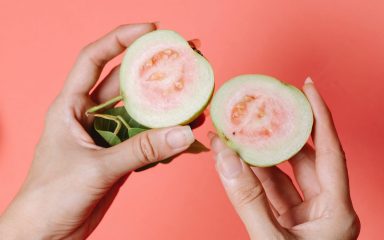 Guava: Tropsko voće sa zanimljivim svojstvima bogato kalijem i vitaminom C