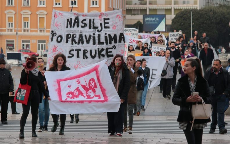 “Dosta je   demokracije   bez žena”